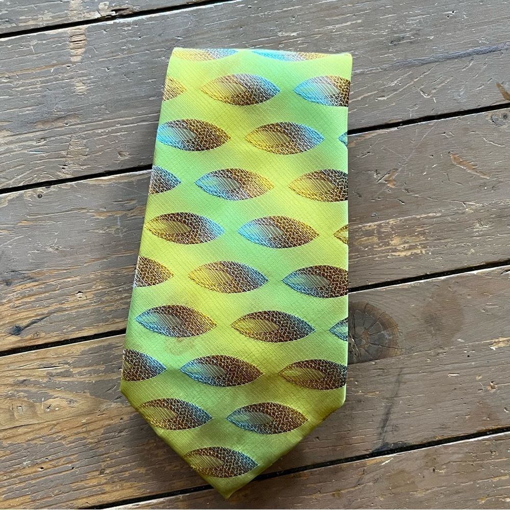 Cezanne Almond Seed Vintage Tie - Picture 3 of 3